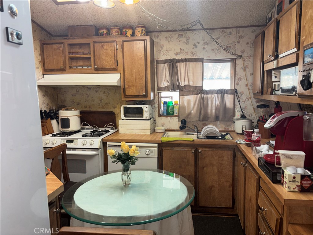 Manufactured In Park for sale at 5700 Wilson 42, Banning CA featuring 3 beds and 2 baths