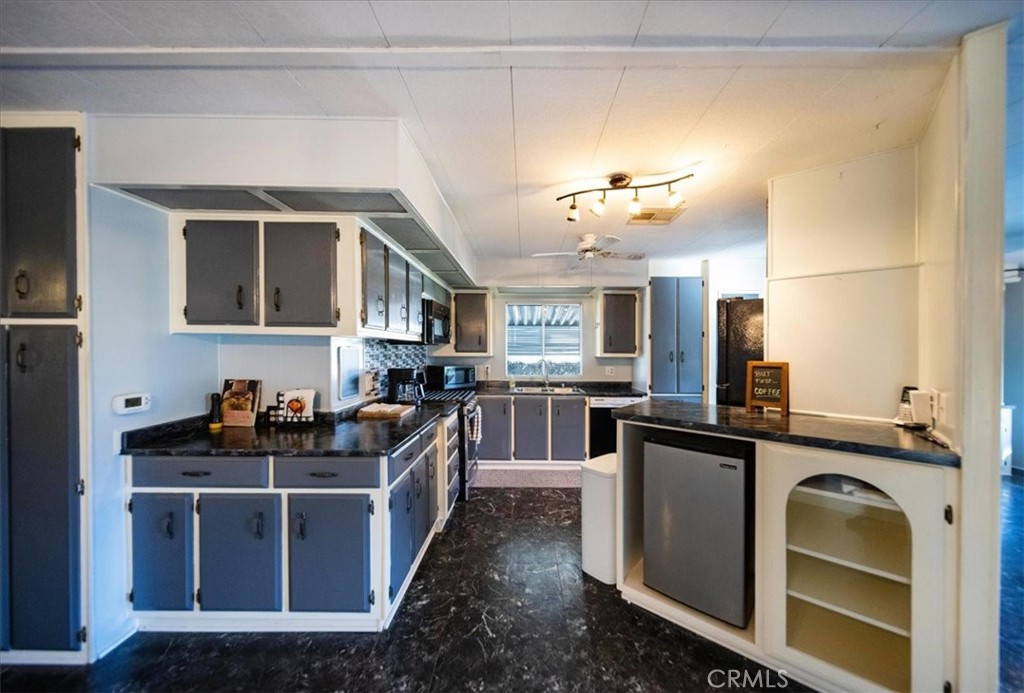 Manufactured In Park for sale at 5001 W Florida 453, Hemet CA featuring 2 beds and 2 baths