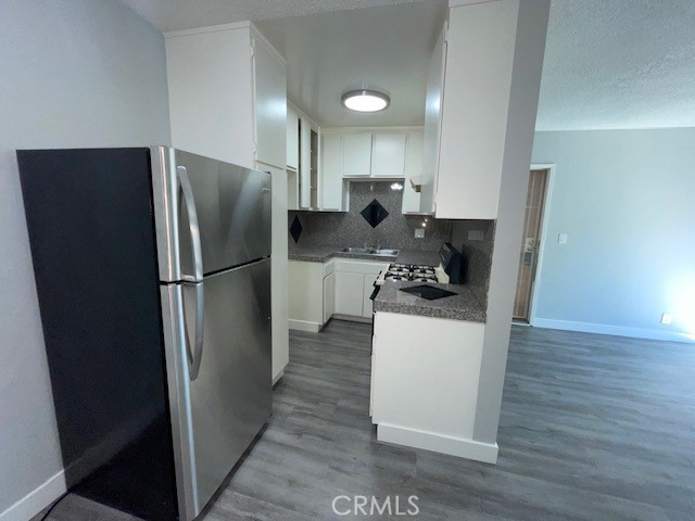 Residential Lease for rent at 13717 Chadron Avenue 20, Hawthorne CA featuring 1 bed and 1 bath