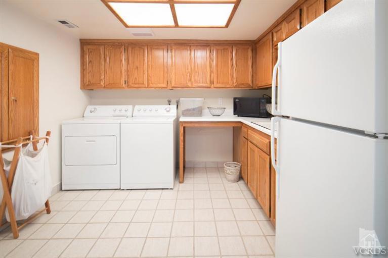Residential Lease for rent at 4025 Ocean Drive, Oxnard CA featuring 3 beds and 3 baths