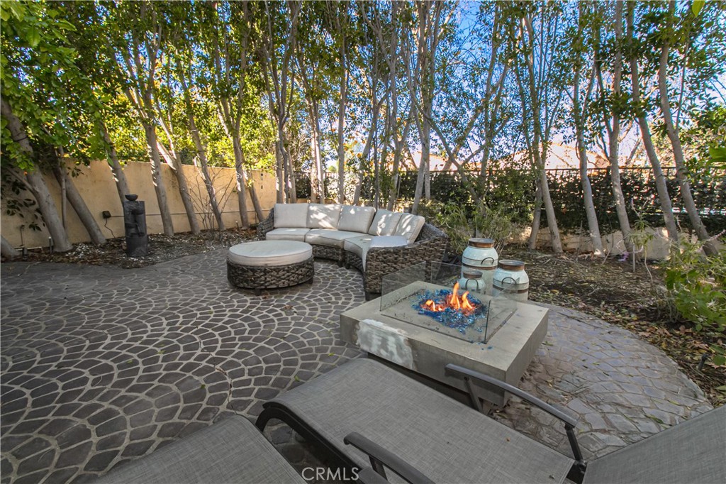 Residential for sale at 23057 Park Este, Calabasas CA featuring 3 beds and 3 baths