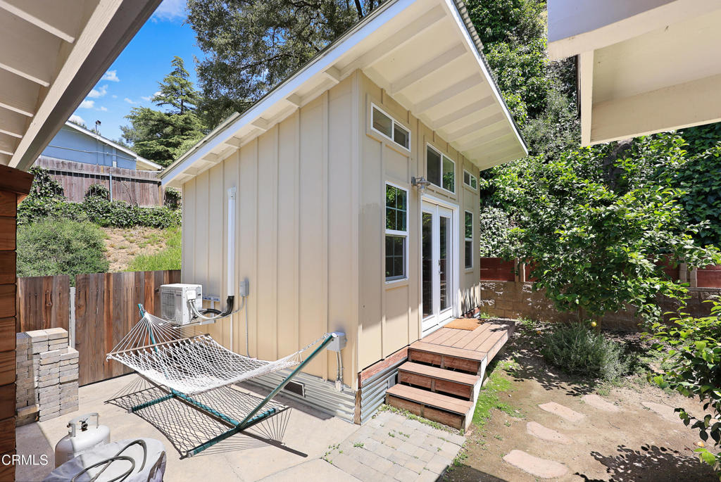 Residential for sale at 5524 Ocean View Boulevard, La Canada Flintridge CA featuring 3 beds and 2 baths