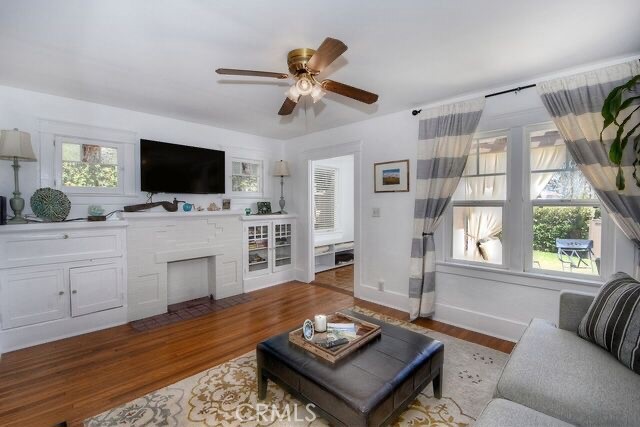 Residential Lease for rent at 372 Jasmine Street, Laguna Beach CA featuring 1 bed and 1 bath