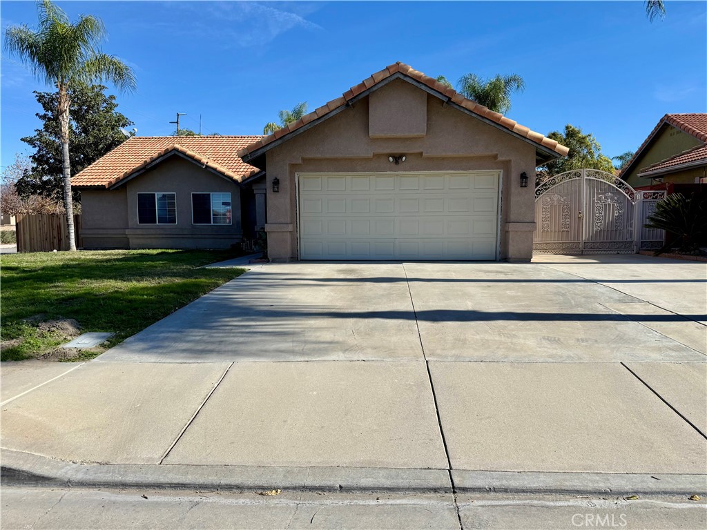 Residential Lease for rent at 2105 Villines, San Jacinto CA featuring 3 beds and 2 baths