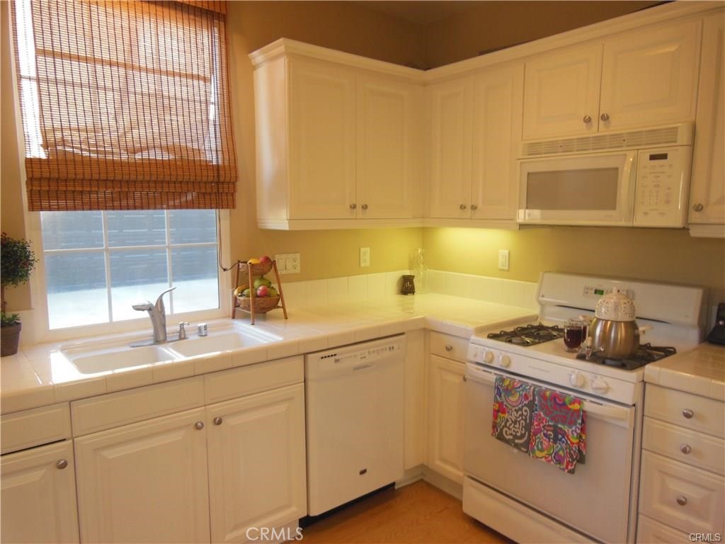 Residential Lease for rent at 25 Sonata Street, Irvine CA featuring 2 beds and 3 baths