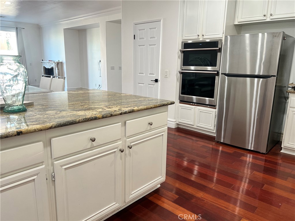 Residential Lease for rent at 14126 Bay Circle, Eastvale CA featuring 6 beds and 4 baths