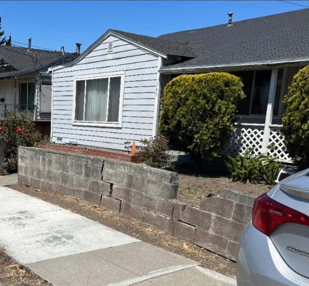 Residential for sale at 947 91st Avenue, Oakland CA featuring 3 beds and 1 bath