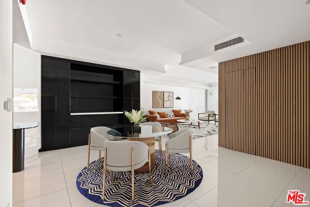 Residential Lease for rent at 1100 Alta Loma Road 1002, West Hollywood CA featuring 2 beds and 2 baths