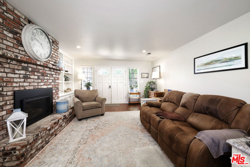 Residential for sale at 7200 Clifftop Way, Bakersfield CA featuring 4 beds and 3 baths