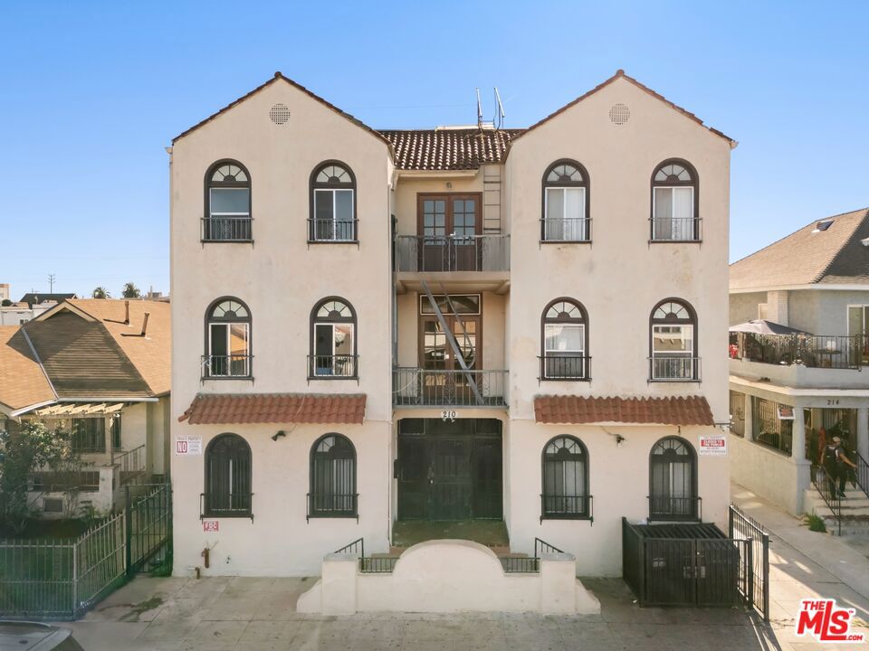 Residential Income for sale at 210 W 43rd Place, Los Angeles CA and 30 baths
