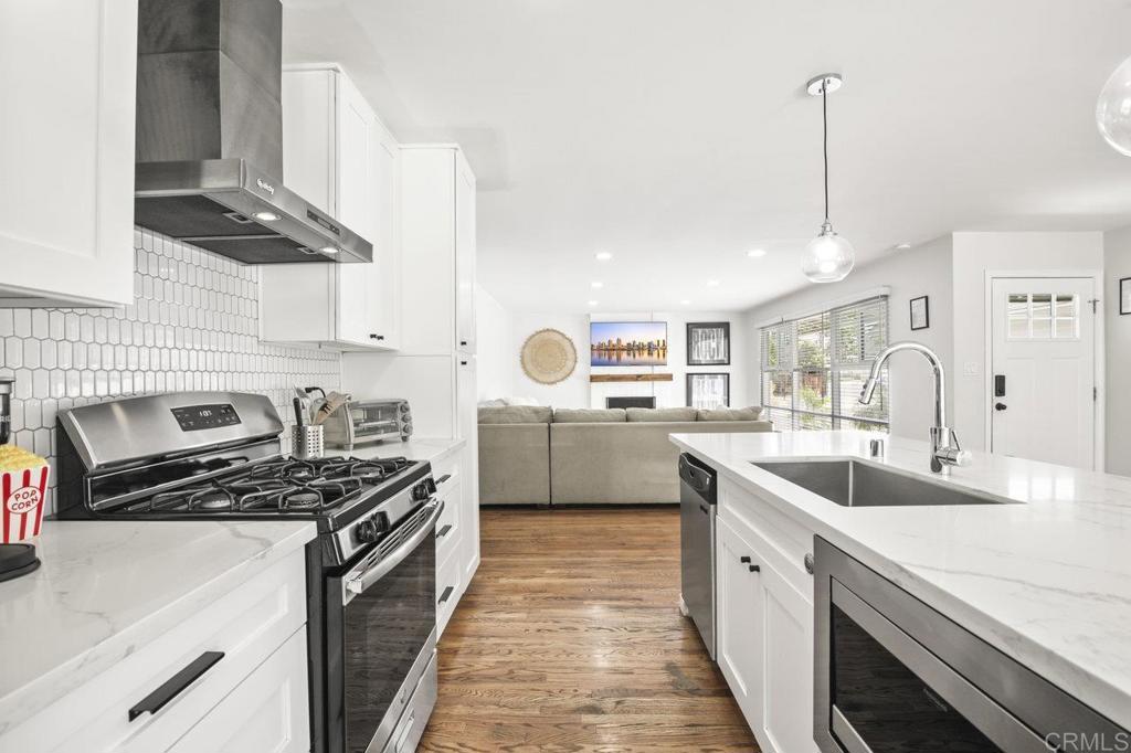 Residential for sale at 4625 Glacier Avenue, San Diego CA featuring 3 beds and 2 baths