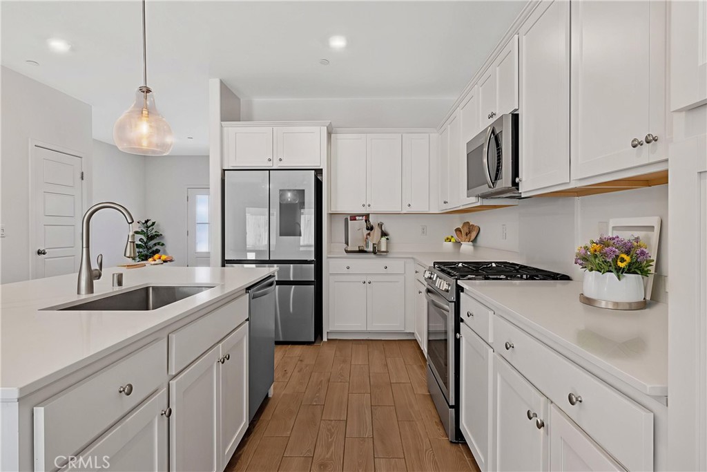 Residential for sale at 1754 N Aster Lake Road, Hanford CA featuring 5 beds and 3 baths