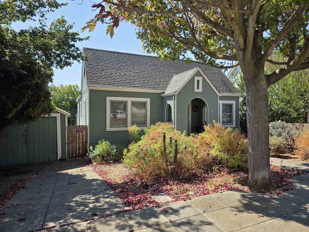 Residential for sale at 241 Kentucky St, Vallejo CA featuring 2 beds and 1 bath