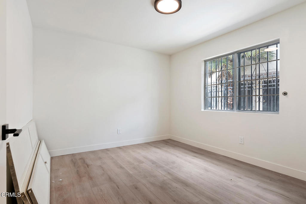 Residential Lease for rent at 532 E 97th Street 2, Inglewood CA featuring 8 beds and 6 baths