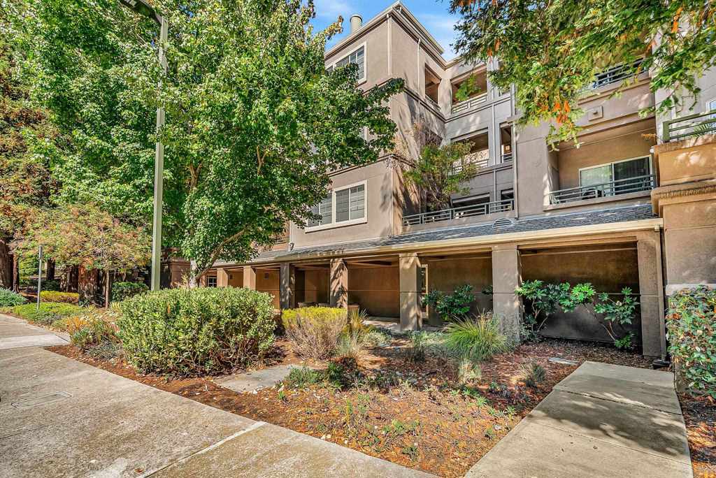 Residential for sale at 180 180 Caldecott 314, Oakland CA featuring 1 bed and 1 bath