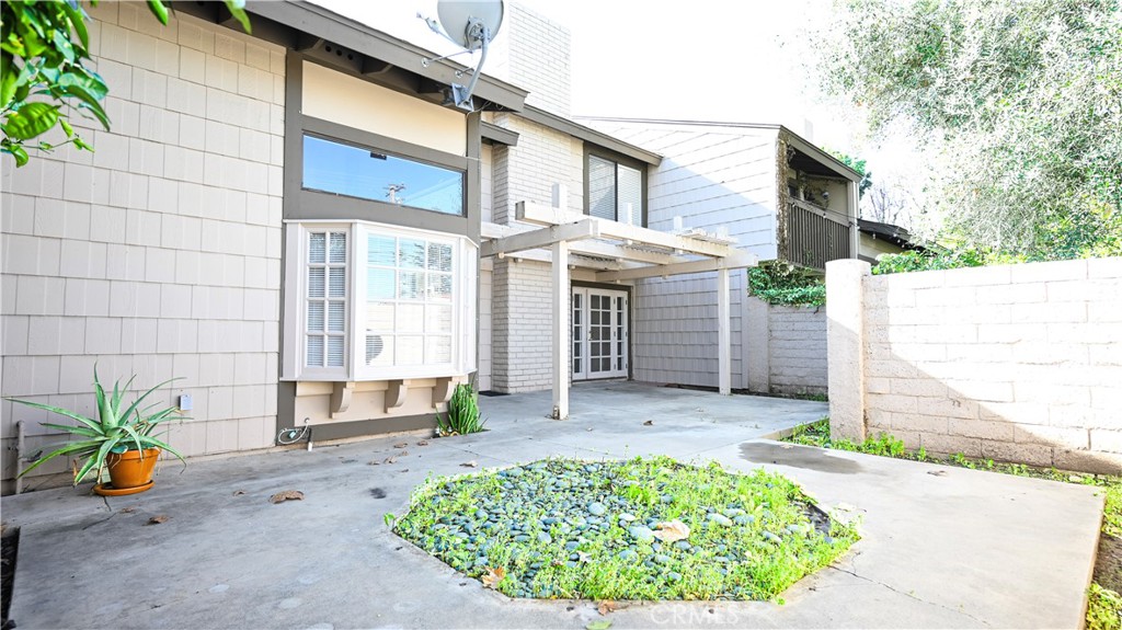 Residential for sale at 2624 N Tustin Avenue D (141), Santa Ana CA featuring 3 beds and 3 baths