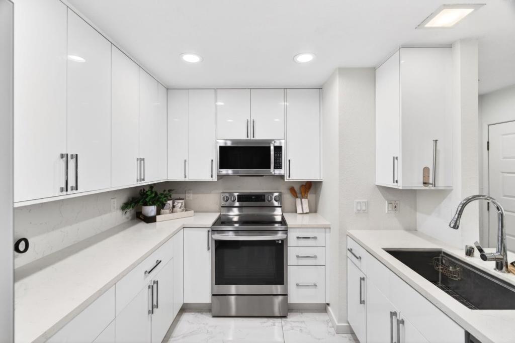 Residential for sale at 286 Hackamore, Fremont CA featuring 2 beds and 1 bath