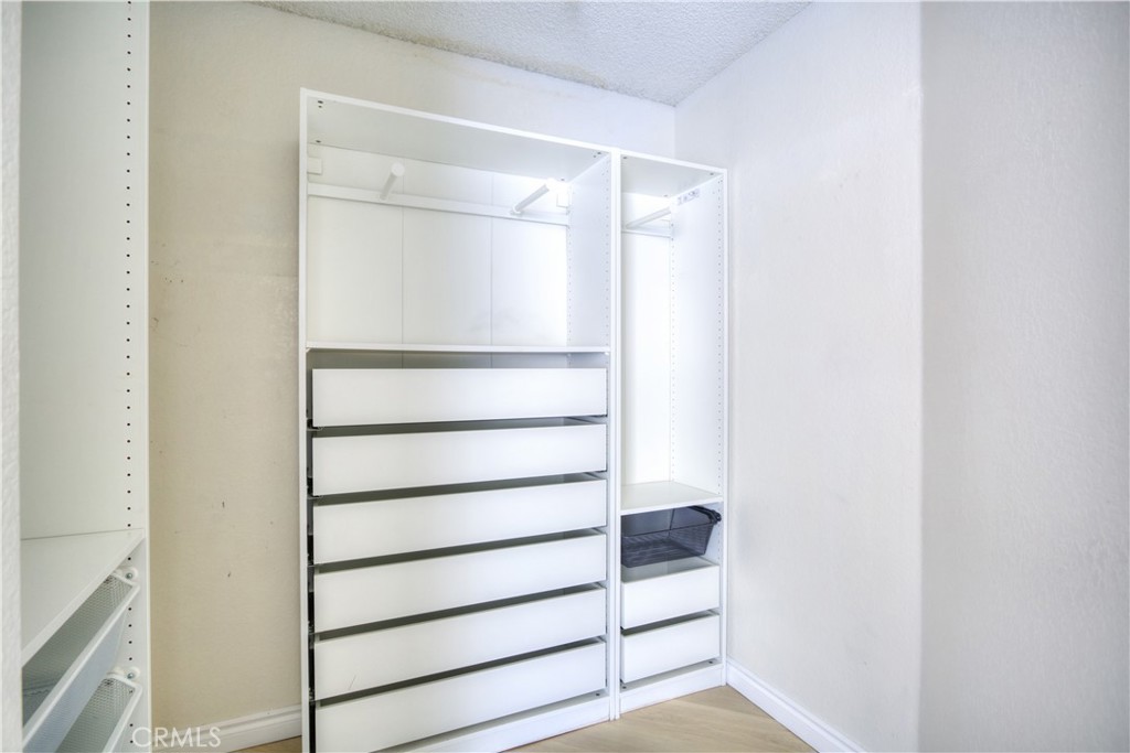 Residential Lease for rent at 52 Brownfield, Pomona CA featuring 2 beds and 3 baths