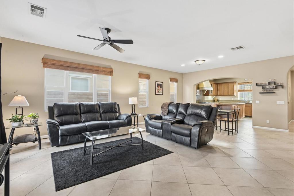 Residential for sale at 653 Calle Vibrante, Palm Desert CA featuring 3 beds and 3 baths