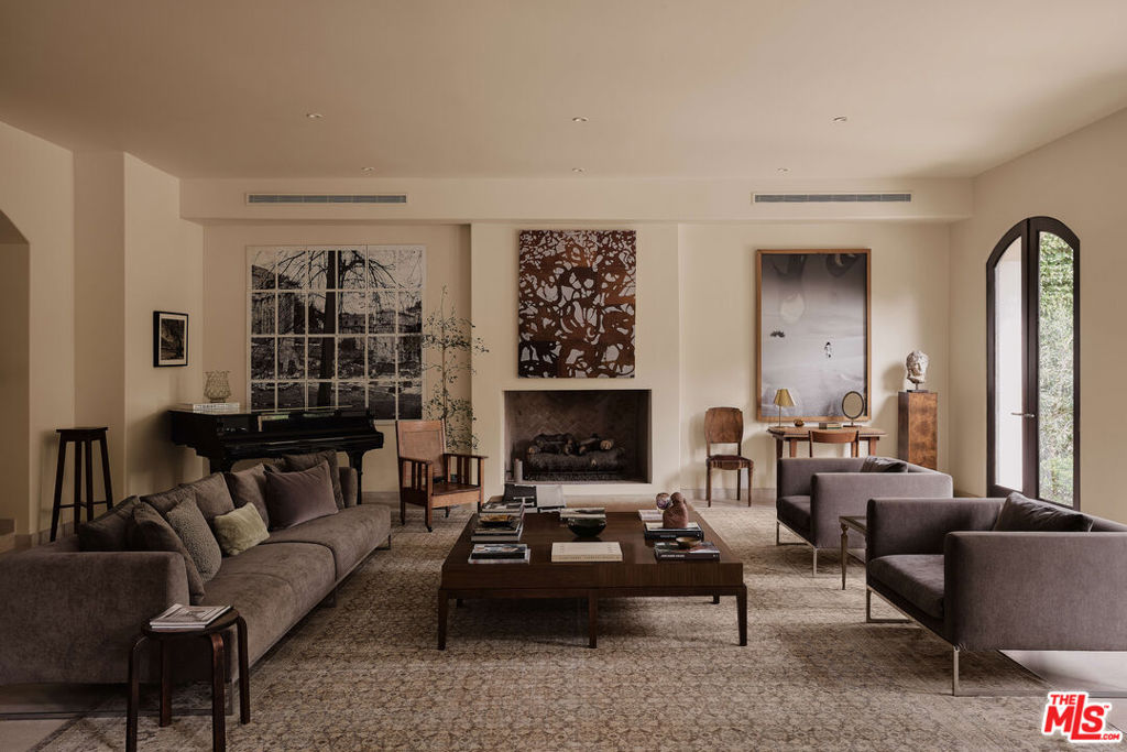 Residential Lease for rent at 623 N Alta Drive, Beverly Hills CA featuring 6 beds and 6 baths