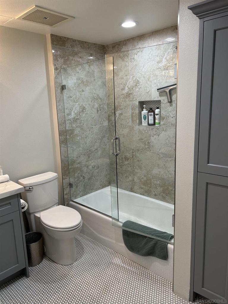 Residential Lease for rent at , San Diego CA featuring 2 beds and 2 baths