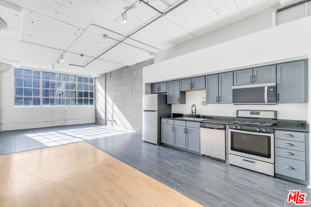 Residential for sale at 420 S San Pedro Street 218, Los Angeles CA featuring 1 bed and 1 bath