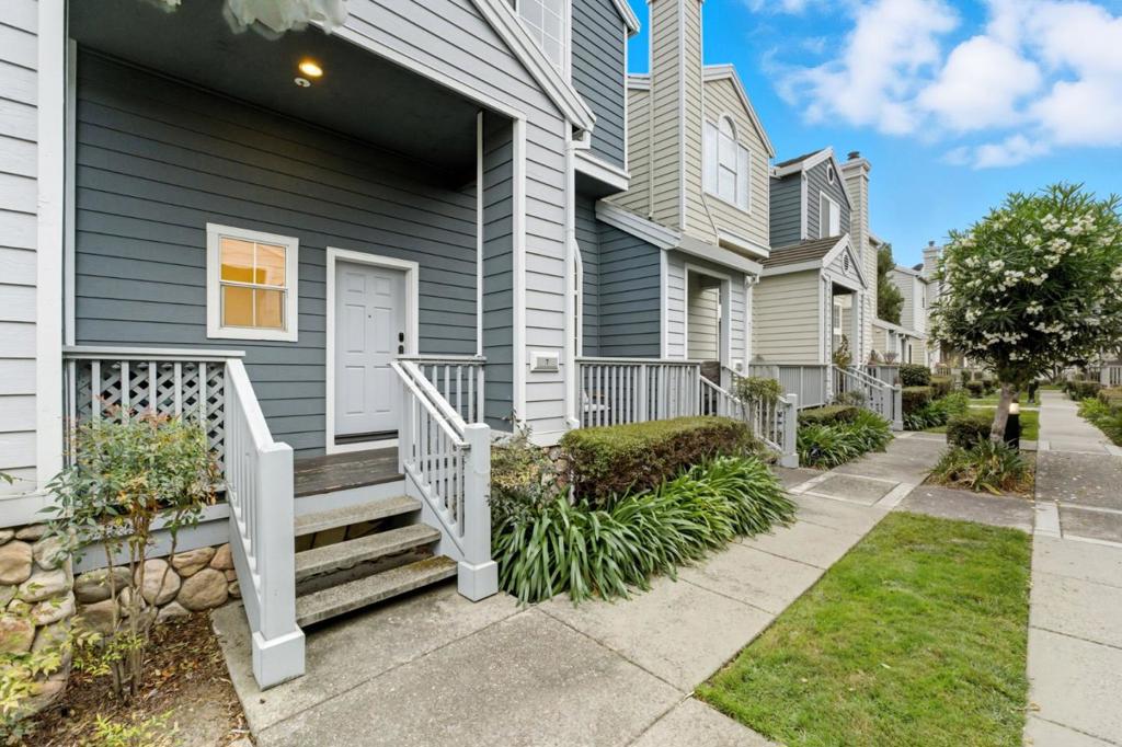 Residential for sale at 7 Chart Lane, Redwood City CA featuring 3 beds and 3 baths