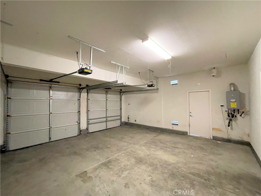 Residential Lease for rent at 2915 S Via Belamaria, Ontario CA featuring 5 beds and 3 baths