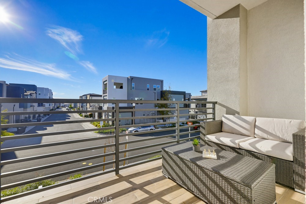 Residential for sale at 104 Restore, Irvine CA featuring 2 beds and 3 baths