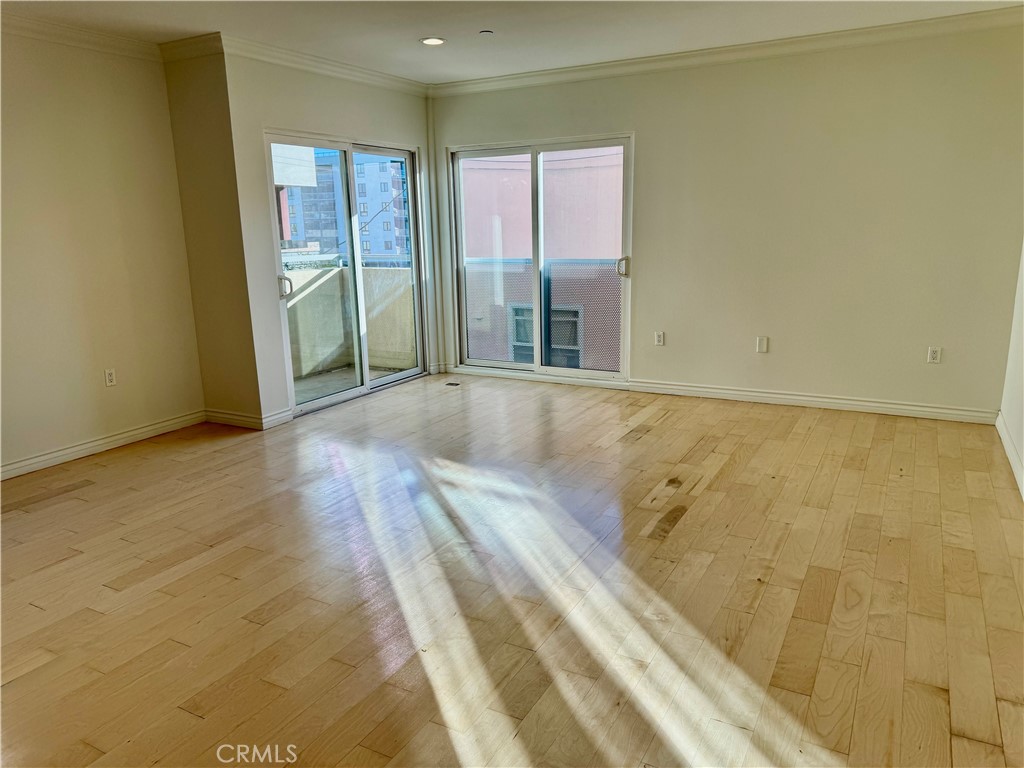 Residential for sale at 980 S Oxford 304, Los Angeles CA featuring 3 beds and 2 baths