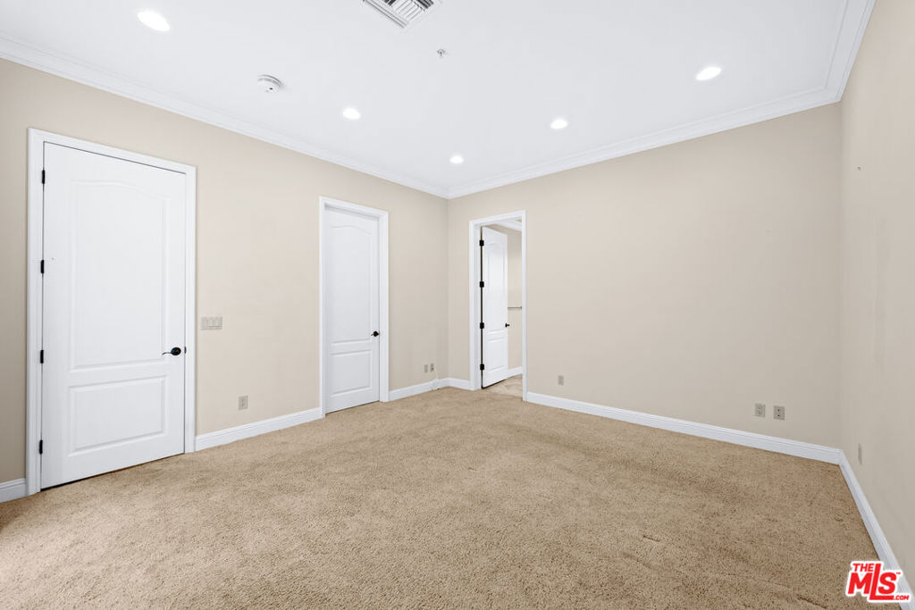 Residential Lease for rent at 108 S El Molino Avenue, Pasadena CA featuring 2 beds and 3 baths