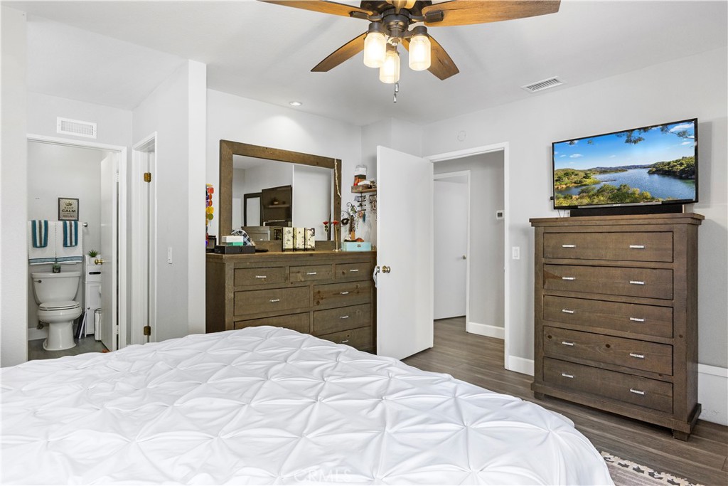 Residential for sale at 1258 Entrada Glen, Escondido CA featuring 3 beds and 2 baths