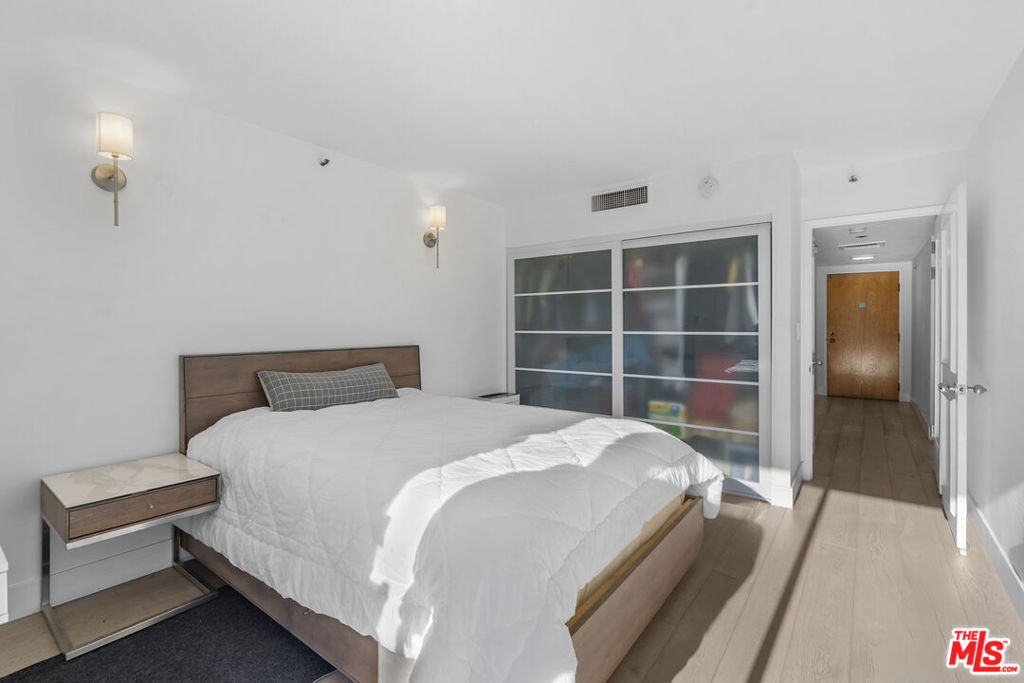 Residential for sale at 600 W 9th Street 1214, Los Angeles CA featuring 2 beds and 2 baths