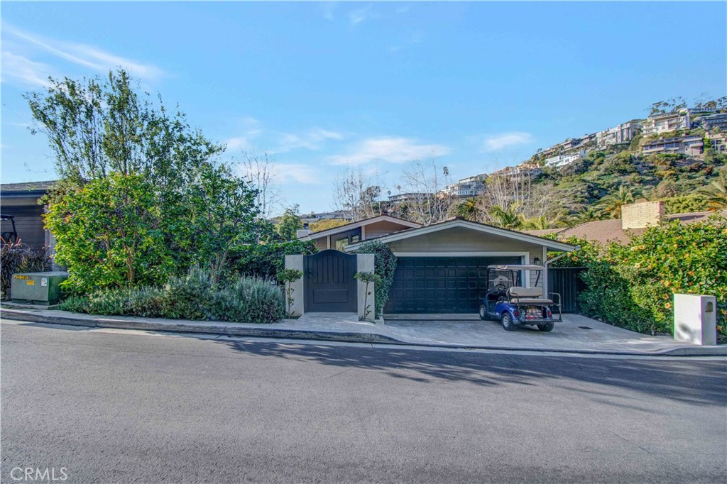Residential Lease for rent at 255 EMERALD BAY, Laguna Beach CA featuring 4 beds and 5 baths