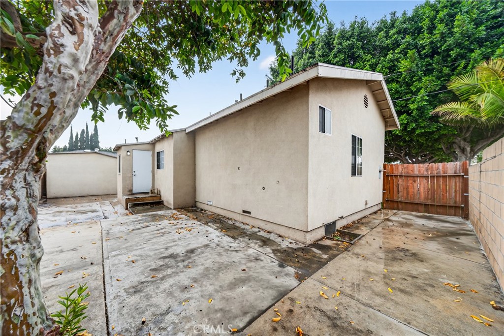Residential for sale at 608 Davis, Montebello CA featuring 3 beds and 2 baths