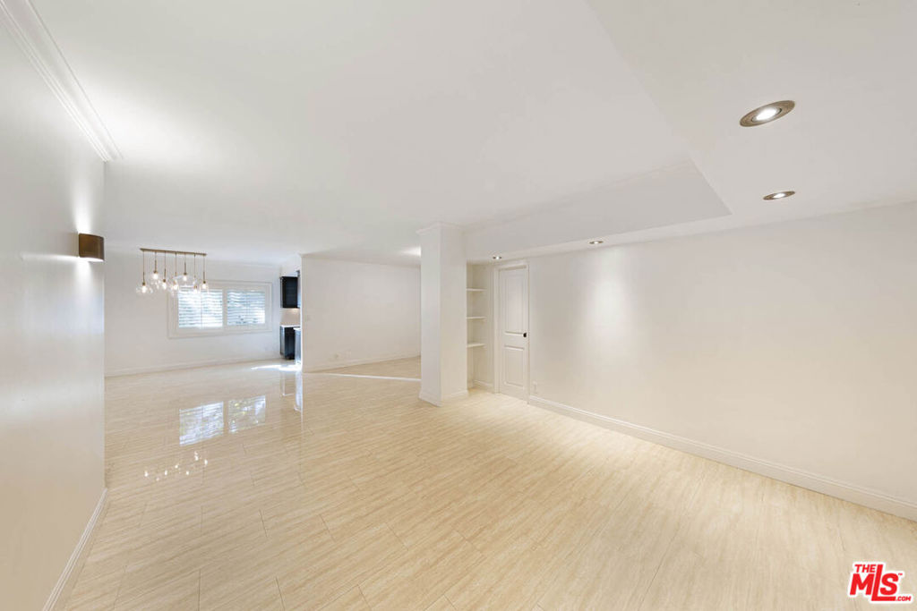 Residential Lease for rent at 1131 Alta Loma Road 131, West Hollywood CA featuring 2 beds and 3 baths