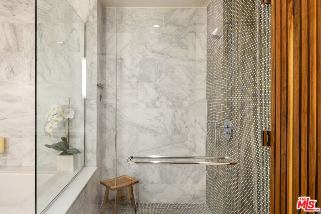 Residential Lease for rent at 1705 Ocean Avenue 501, Santa Monica CA featuring 3 beds and 3 baths