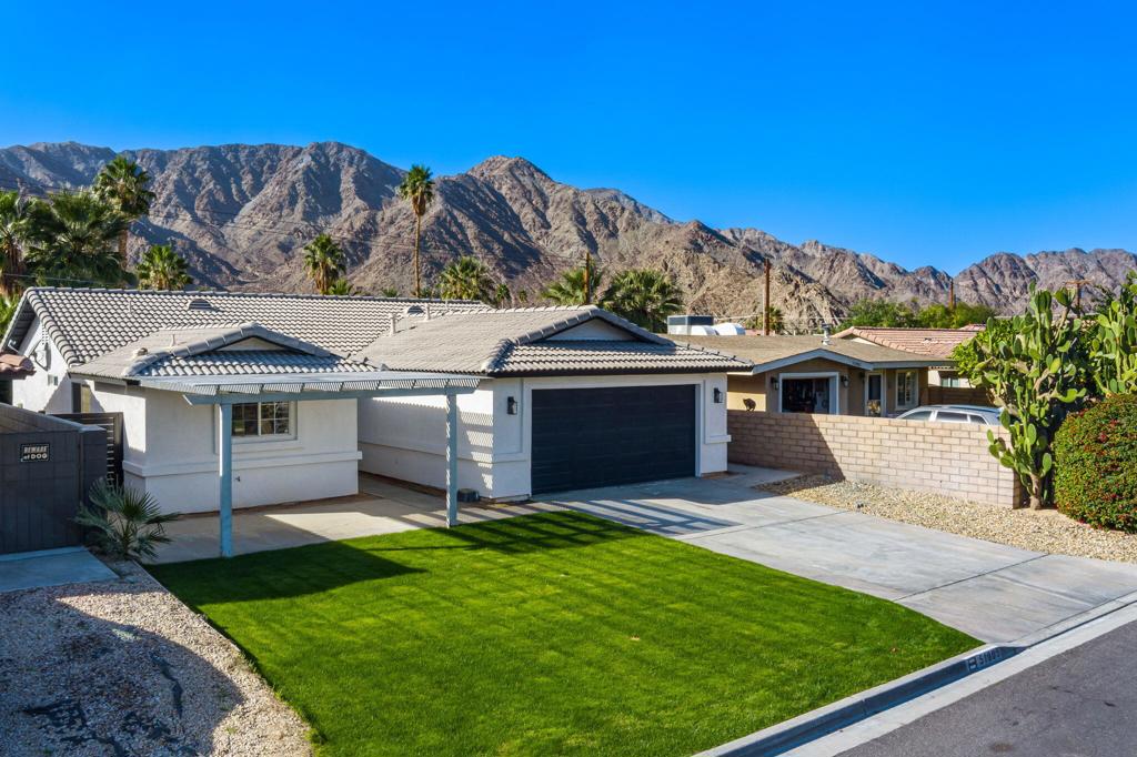 Residential for sale at 51905 Avenida Velasco, La Quinta CA featuring 3 beds and 2 baths