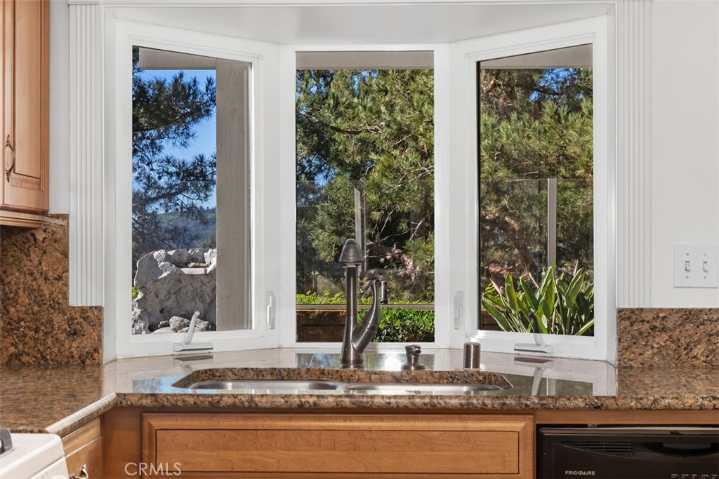 Residential Lease for rent at 28471 Del Mar, Laguna Niguel CA featuring 3 beds and 3 baths
