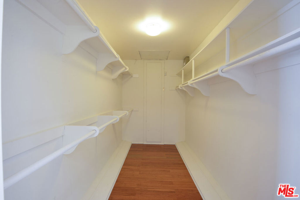 Residential Lease for rent at 3119 Hutton Drive, Beverly Hills CA featuring 4 beds and 4 baths