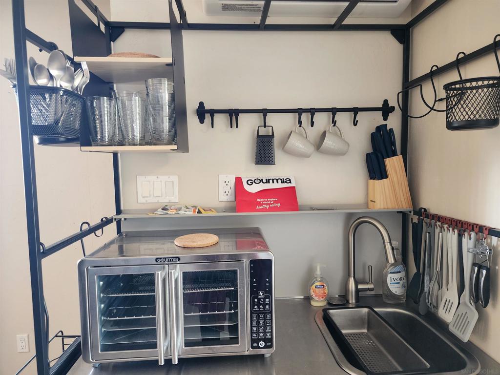 Residential Lease for rent at 1632 S Ditmar, Oceanside CA and 1 bath