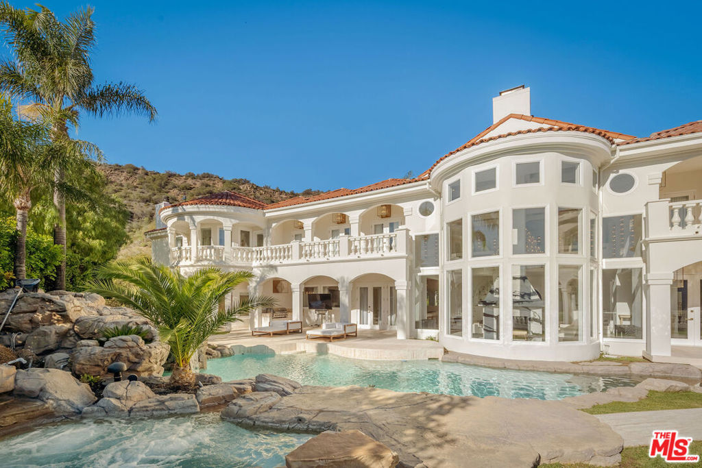 Residential for sale at 25665 Mulholland Highway, Calabasas CA featuring 6 beds and 6 baths