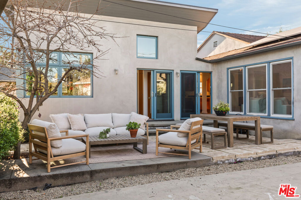 Residential for sale at 3344 Delaware Avenue, Santa Monica CA featuring 4 beds and 2 baths