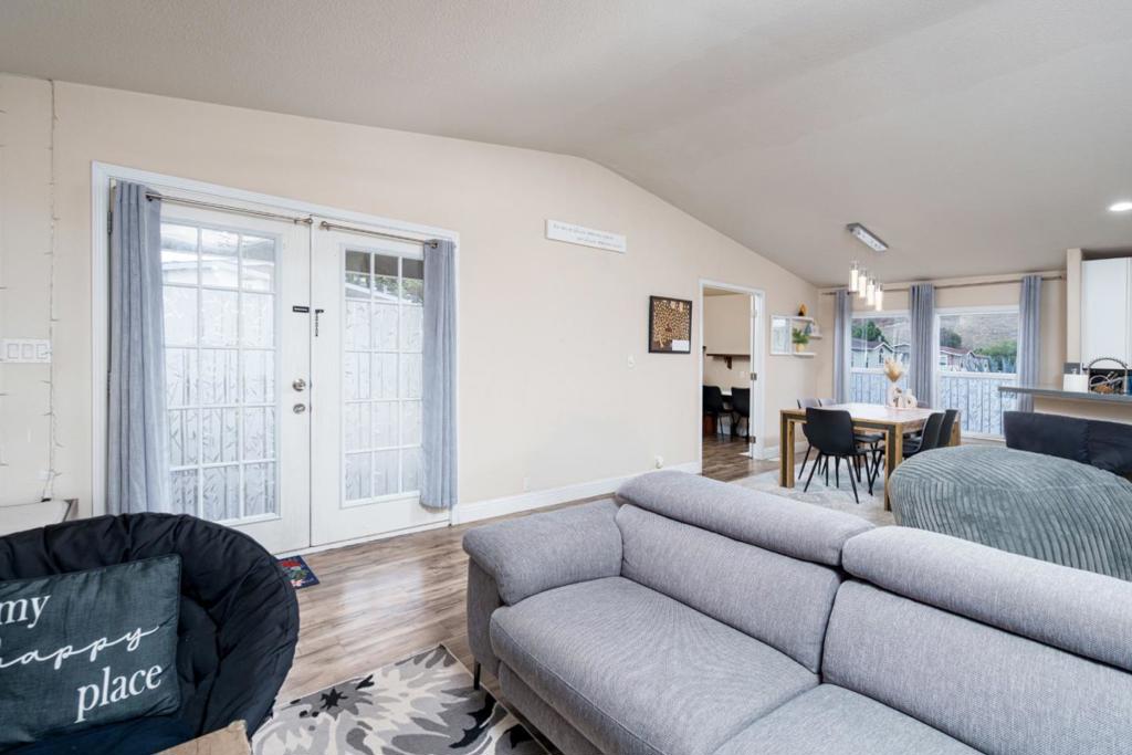 Manufactured In Park for sale at 417 Chateau La Salle Drive, San Jose CA featuring 3 beds and 2 baths