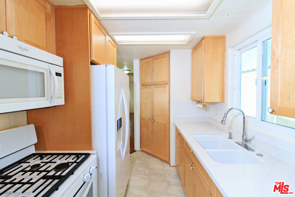 Manufactured In Park for sale at 11250 Playa Street 106, Culver City CA featuring 2 beds and 1 bath