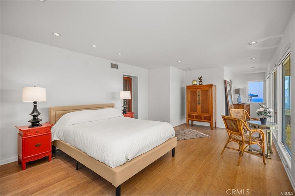 Residential Lease for rent at 1415 Skyline Drive, Laguna Beach CA featuring 3 beds and 4 baths