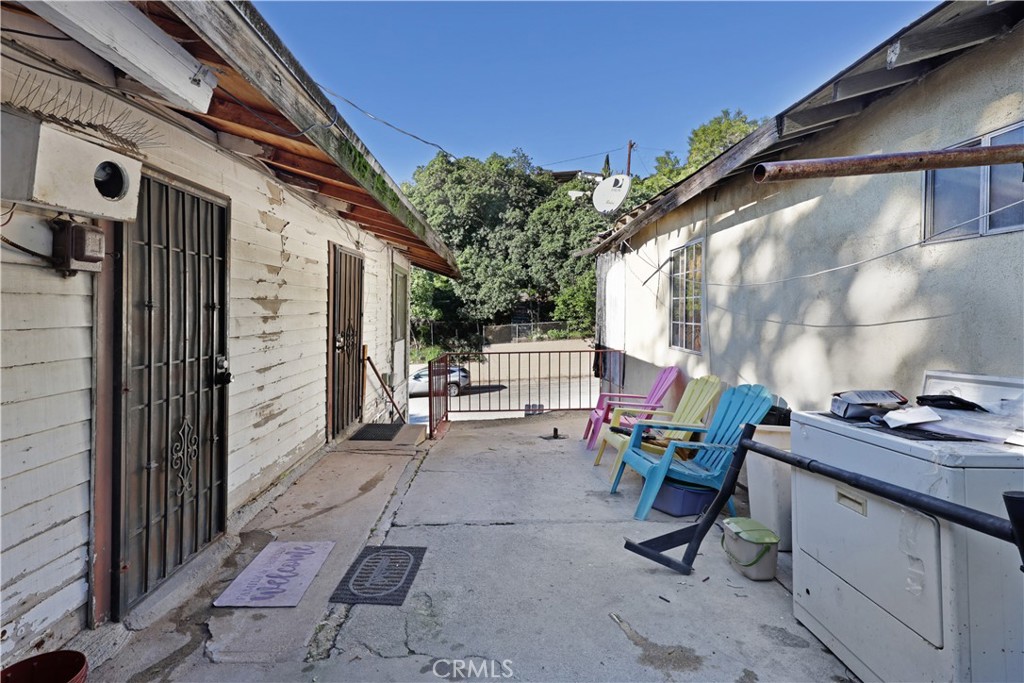 Residential for sale at 808 Record, Los Angeles CA featuring 1 bed and 1 bath