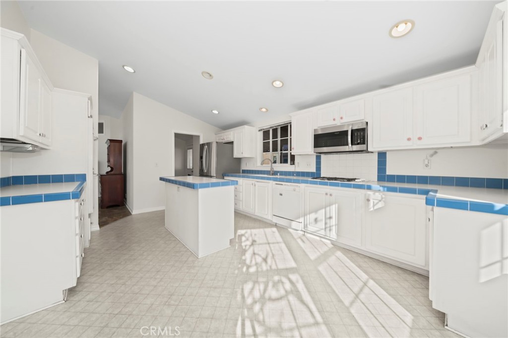 Manufactured In Park for sale at 13202 Hoover 42, Westminster CA featuring 3 beds and 2 baths