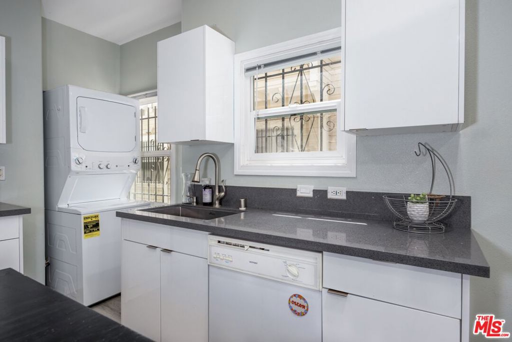 Residential Income for sale at 1220 W 27th Street, Los Angeles CA featuring 16 beds and 12 baths