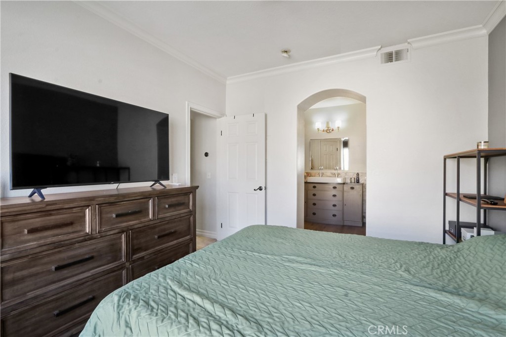 Residential Lease for rent at 1094 S saint Tropez, Anaheim Hills CA featuring 2 beds and 2 baths